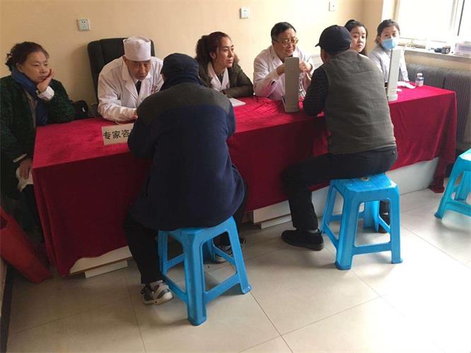 真情融入社区，义诊温暖民心