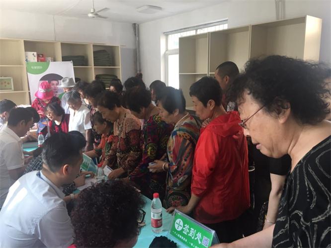 口腔义诊进社区，牙齿康健零距离