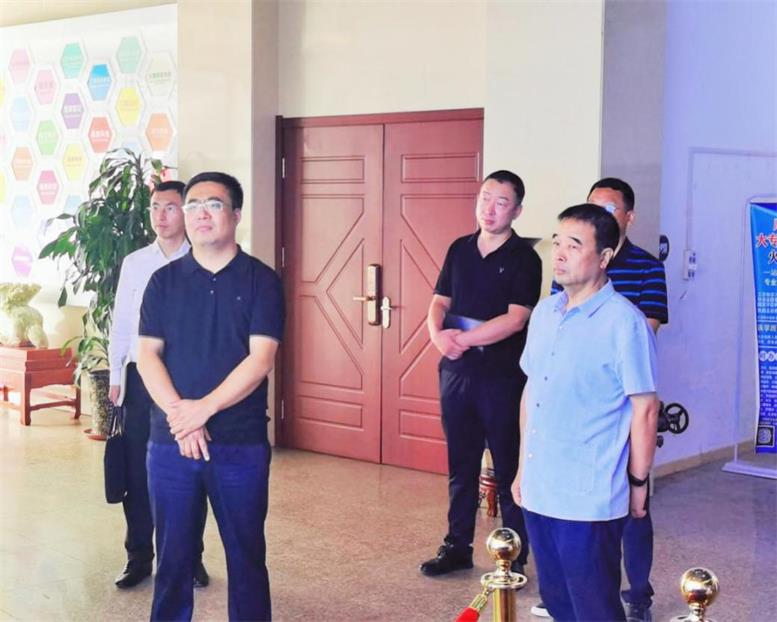 辽阳市白塔区委书记缪万举莅临Galaxy银河国际信息调研指导